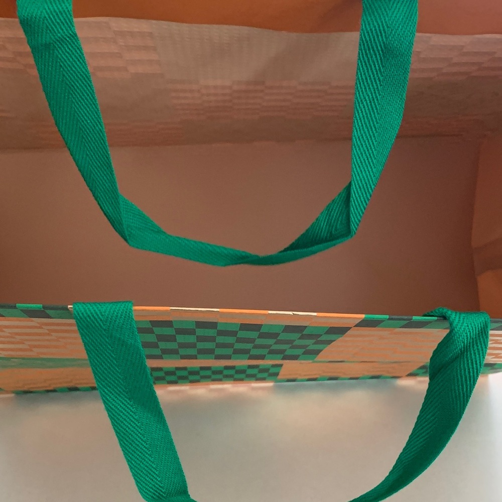 Louis Vuitton Green and Gold Checkered Bag - Picture 4 of 5